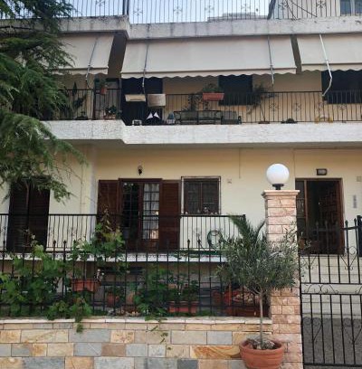 Lokroi Apartment | Apartment with Garden