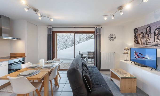 Chatel Apartment | Apartment with garden, in a quiet location, just a few metres from the centre.