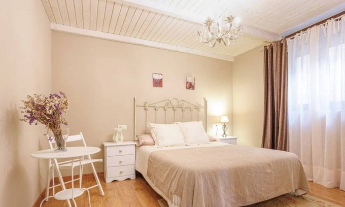 Lugo Apartment | Apartment with green area