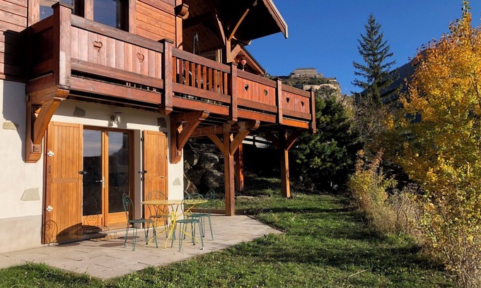 Briancon Apartment | Apartment with its own gondola, in a chalet with mountain views