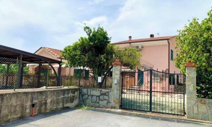 Imperia Apartment | Apartment with large terrace in Imperia 7 minutes from the sea