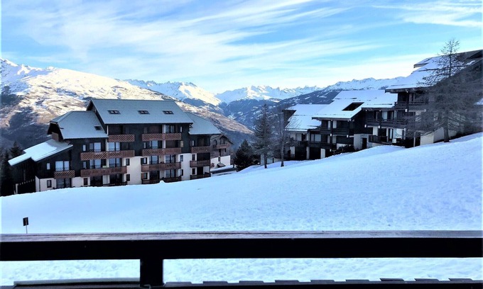 Montalbert Apartment | Apartment with magnificent views at the foot of the slopes
