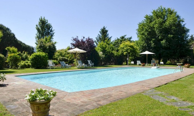 Il Borgo Apartment | Apartment with Pool and WiFi in Cortona for 4 People