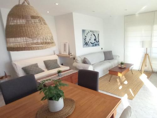 Masnou Apartment | Apartment with pool near the beach and Barcelona by train