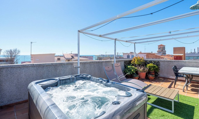 El Vendrell Apartment | Apartment with Private Terrace, Whirlpool, Wi-Fi and Air Conditioning