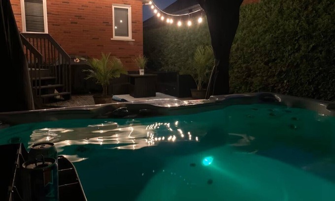 Longueuil Apartment | Apartment with Private Entrance