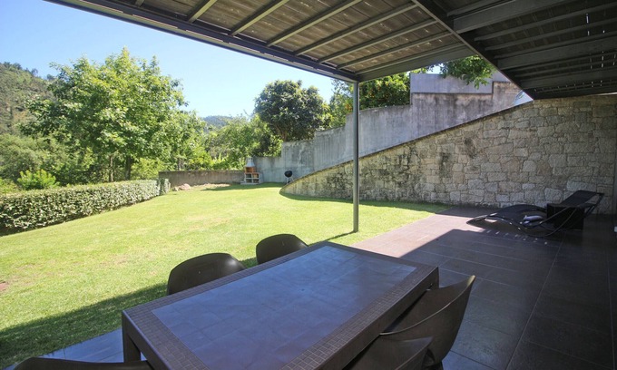 Terras de Bouro Apartment | Apartment with Private Beach in Gerês 4p