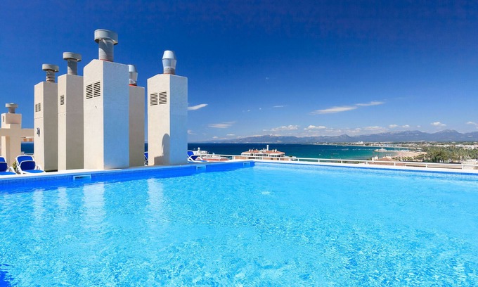 Salou City Centre Apartment | Apartment with rooftop pool and seaviews - CENTRAL PARK 085