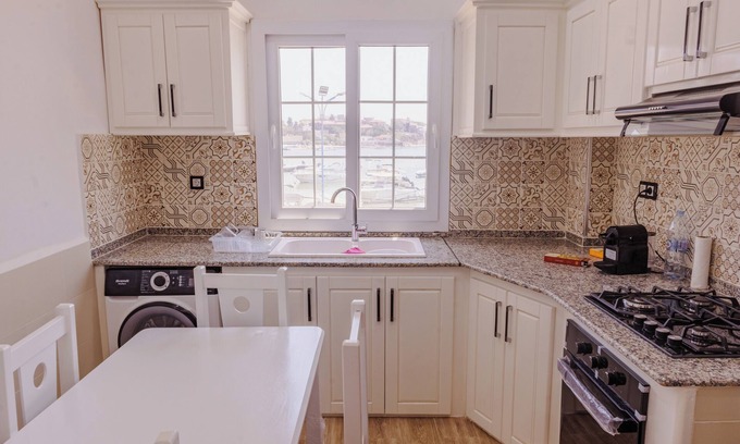 Algiers Apartment | Apartment with sea view and hammam, located at the foot of the magical port of La Perouse