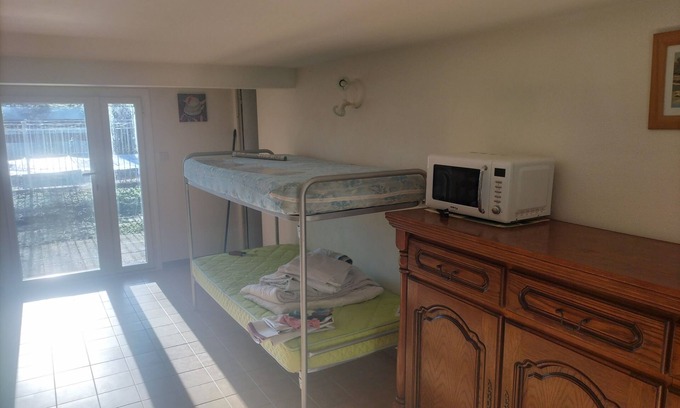 Causse-et-Diege House | Apartment with swimming pool pets welcome