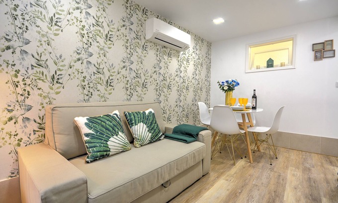 Alfama Apartment | Apartment with Terrace in Historic Graça Building