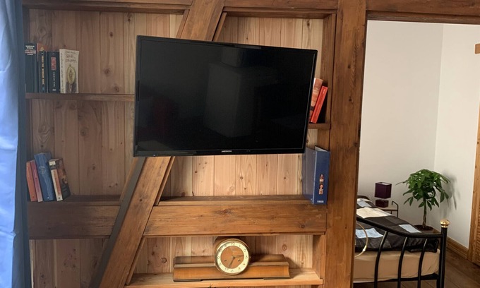 Schwerin Apartment | Apartment 'Wohnen Im Herzen Der Stadt' with Wi-Fi