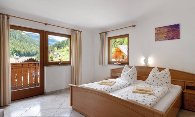 Sarentino Apartment | Apartment 'Wohnung 2' with Mountain View, Shared Garden and Wi-Fi