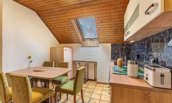 Assinghausen Apartment | Apartment 'Wohnung 2' with Shared Terrace, Shared Garden and Wi-Fi