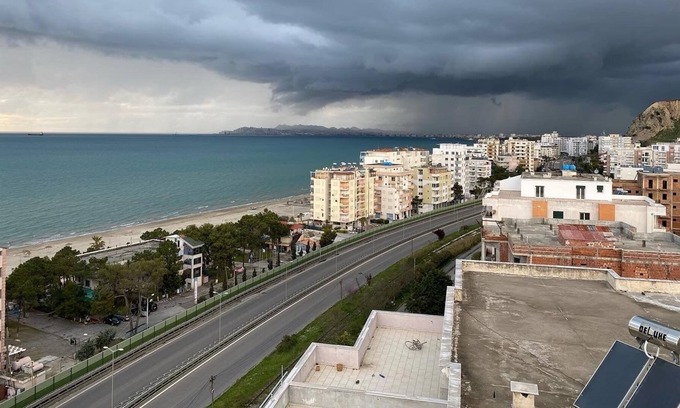 Shkembi i Kavajes Condo | Apartments