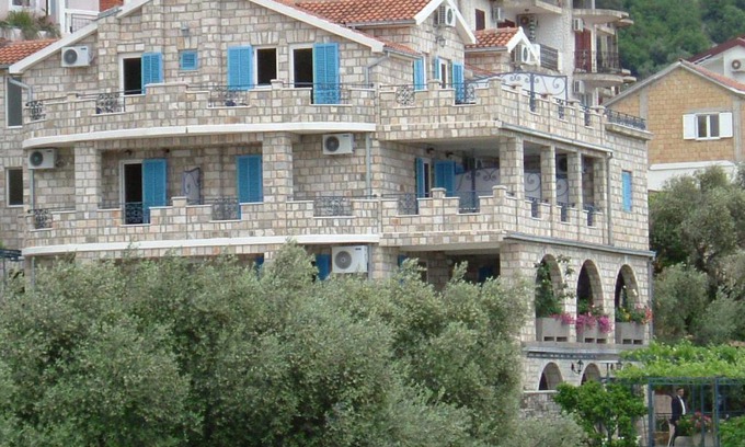 Sveti Stefan House | Apartments and Rooms Drago