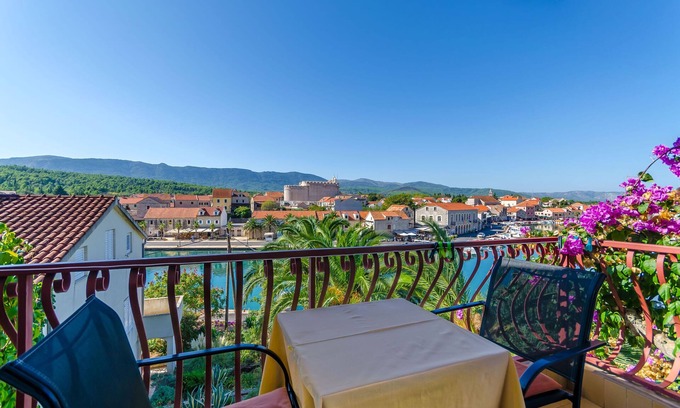 Vrboska Apartment | Apartments and Rooms Darinka