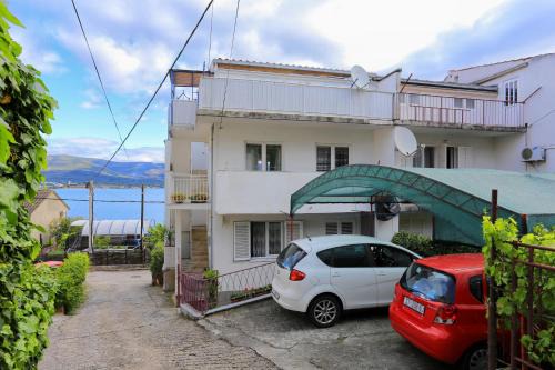 Arbanija Apartment | Apartments by the sea Arbanija, Ciovo - 15595