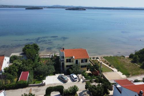 Kraj Apartment | Apartments by the sea Tkon, Pasman - 6262