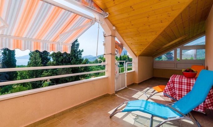 Banici Apartment | Apartments Donita - Comfort Two Bedroom Apartment with Balcony and Sea View