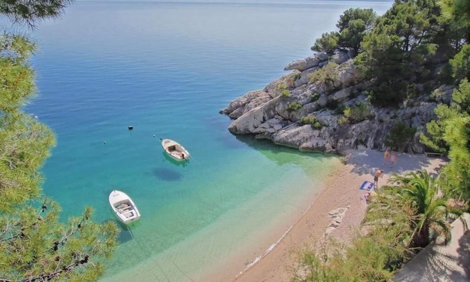 Zadvarje Apartment | Apartments EOLI 1, 4+1 with a beautiful sea view and terrace, next to the sea