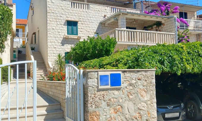 Bol Apartment | Apartments Fanika, (15995), Bol, Croatia