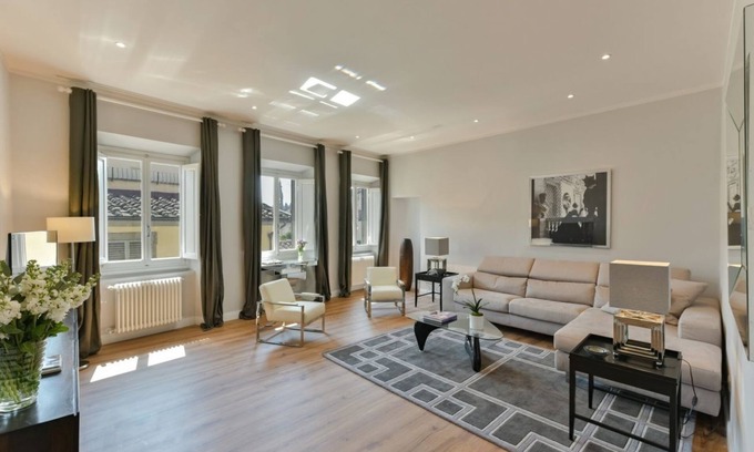 Sant' Ambrogio Apartment | Apartments Florence Santa Croce Luxury 6 Bedroom