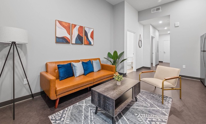 Cultural District Apartment | Apartments in Pittsburgh's Cultural District by Frontdesk