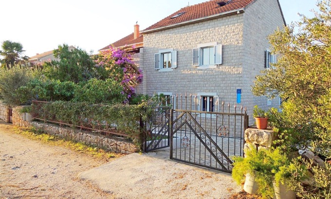 Mirce Apartment | Apartments Jakov, (12252), Mirca, Croatia