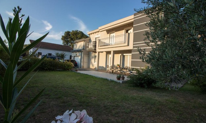 Sveti Filip i Jakov Apartment | Apartments Luna