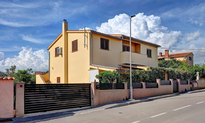 Valbandon Apartment | Apartments Predrag, (15639), Fažana, Croatia