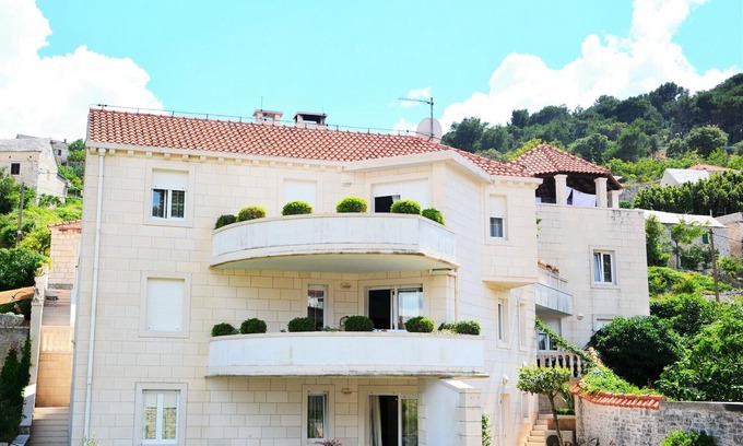 Pucisca Apartment | Apartments Tonka, (14490), Pućišća, Croatia