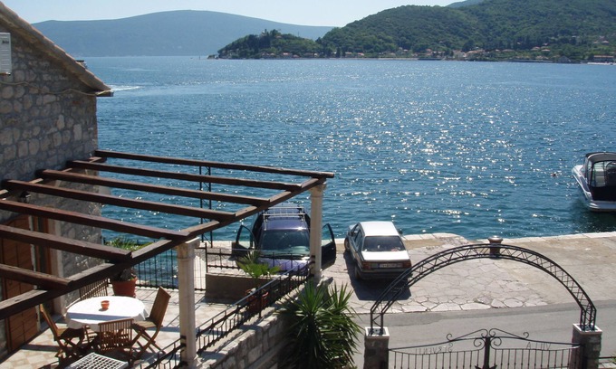 Lepetane Apartment | Apartments Villa Serventi