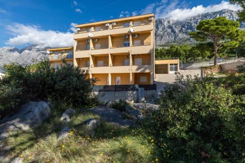 Bratus Apartment | Apartments with parking space Krvavica, Makarska - 23540
