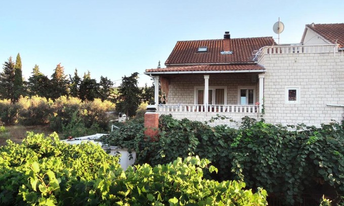 Mirce Apartment | Apartments with parking space Mirca, Brac - 2838