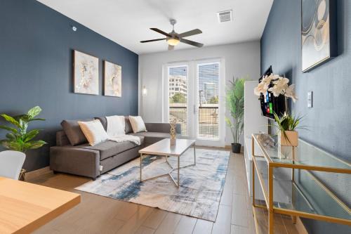Uptown Apartment | Apartmint at Bell Katy Trail - Dallas