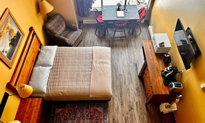 Okanagan-Similkameen Apartment | Apex Mountain ~ Alpine Ski Out ~ Apex Mountain Inn