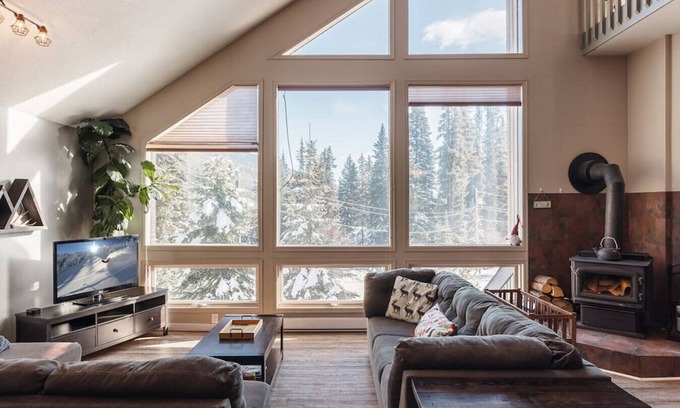 Okanagan-Similkameen House | Apex Mountain ~ Silver Moon Chalet