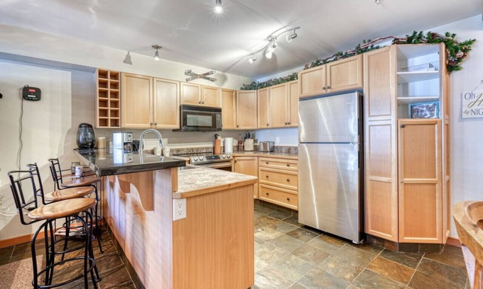 Okanagan-Similkameen Apartment | Apex Mountain ~ Creekside Lodge