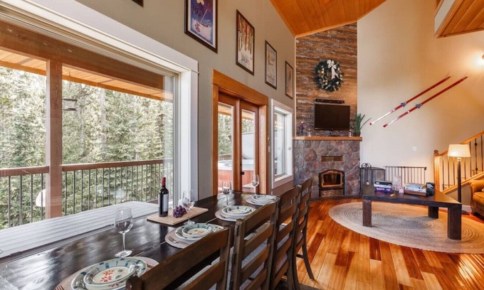 Okanagan-Similkameen House | Apex Mountain ~ Trailside Lodge ~ Ski In Ski Out