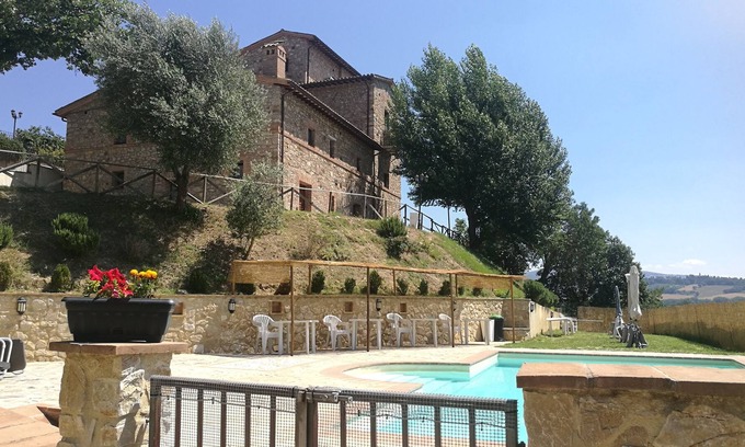 Fratta Apartment | App.to Iris 3 Bedrooms,2 Bath, Living Room 10 Pax