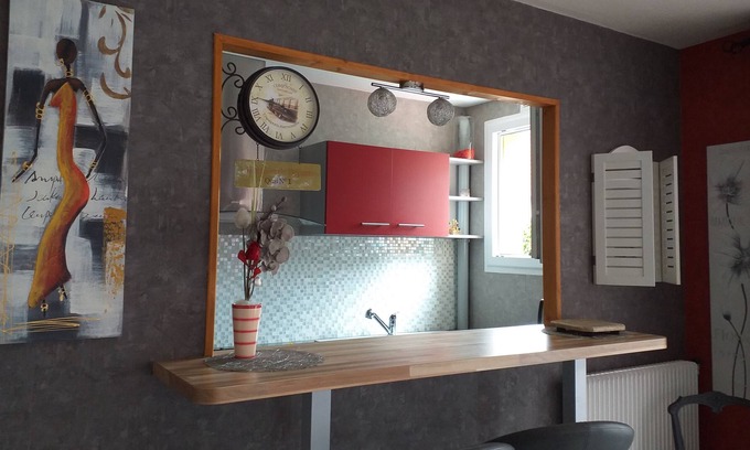 Neris-les-Bains Apartment | Apparently F2, 3 * refurbished
