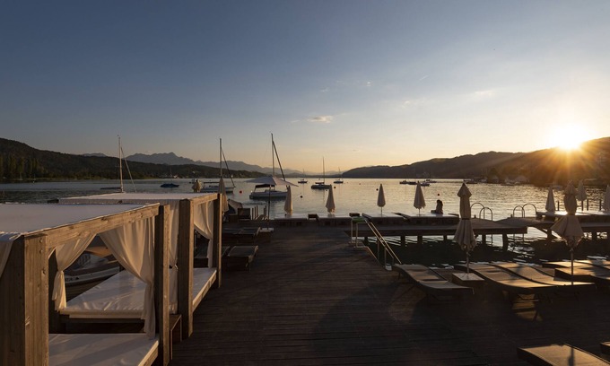 Poertschach am Woerthersee Apartment | Appartement Direkt am Wörthersee mit Privatstrand und Reserviertem Parkplatz