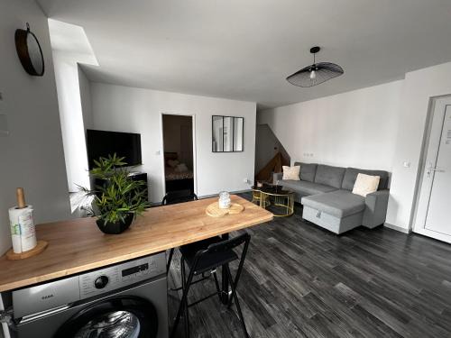 Saint-Germain-des-Fosses Apartment | Appart cocooning