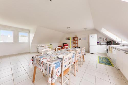 Saint-Gildas-de-Rhuys Apartment | Appart pour 6 - 850m des plages Rohu & Govelins