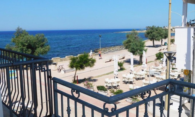 Torre San Giovanni Apartment | Appartamento con vista mare 106