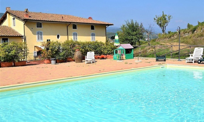 Serravalle Pistoiese House | Appartamento Clarabella A: A characteristic and welcoming two-story apartment that is part of a villa built on a hillside, surrounded by meadows and woods, with Free WI-FI.