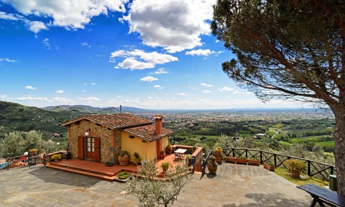 Massa e Cozzile Apartment | Appartamenti I Sette Borghi