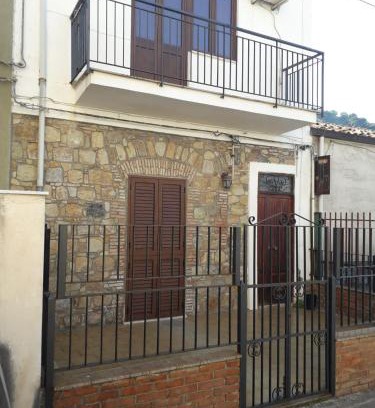 Marina di Caronia Apartment | Appartamento a due passi dal mare