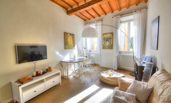 Arezzo Apartment | Appartamento Affresco: A welcoming apartment located in the historic center of Arezzo, with Free WI-FI.